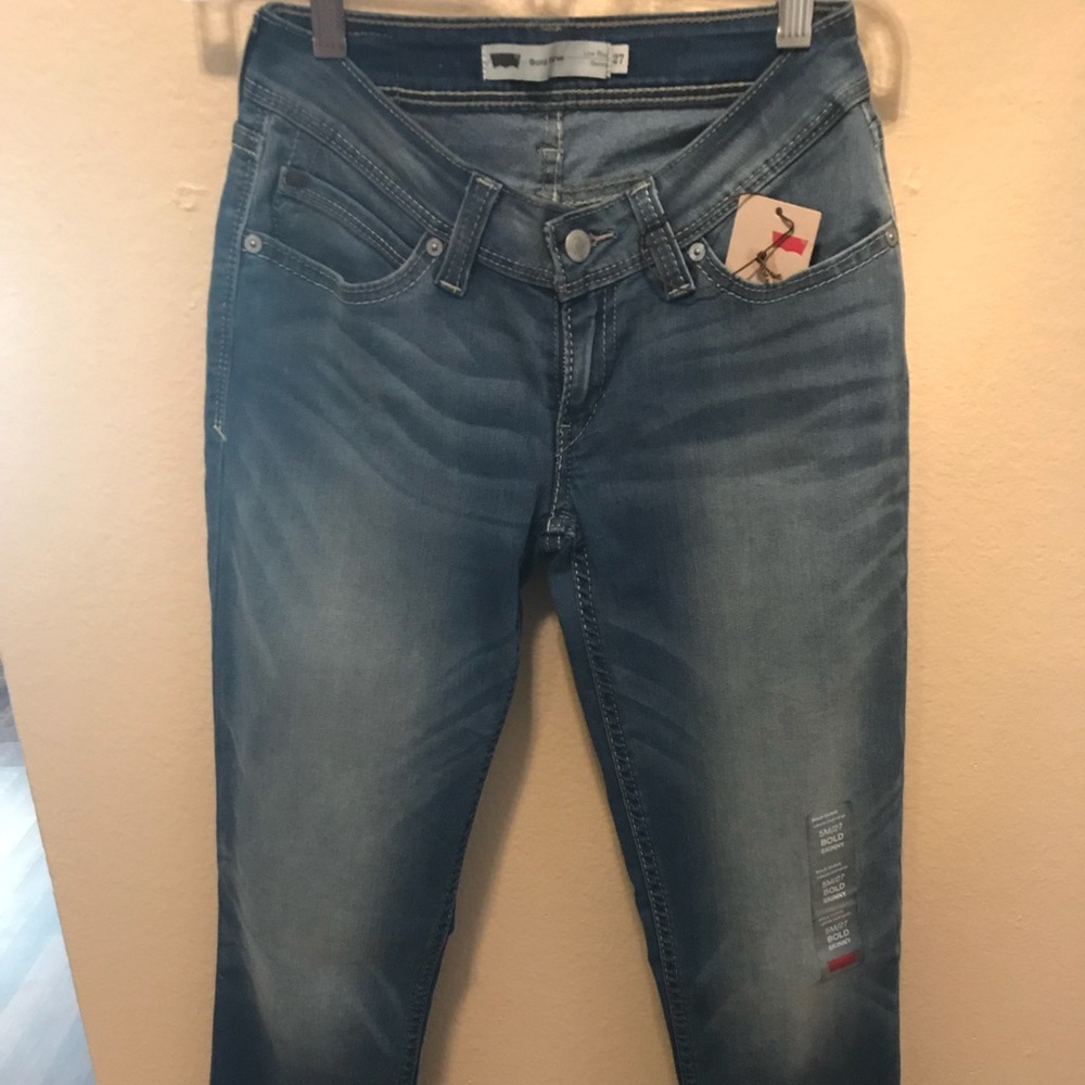 NEW Levy’s jeans